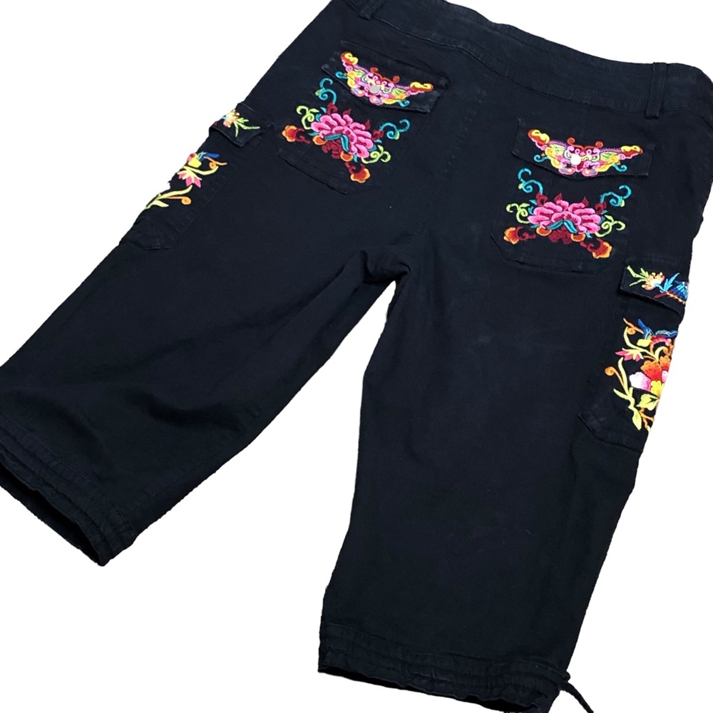 2 Friends Black Embroidered Crop Adjustable Drawstring Leg Capri Pants Size 10 - Picture 7 of 11